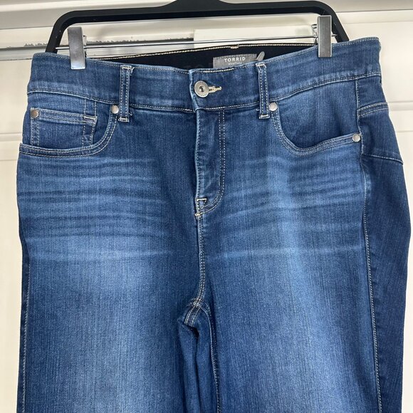 Torrid Bombshell High-Rise Flare Jean 14S - Picture 9 of 14